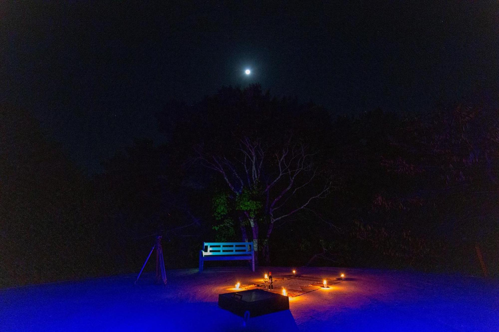 Floresta Encantada Telescopio,Fogueira, Riacho Chapada dos Guimarães Buitenkant foto